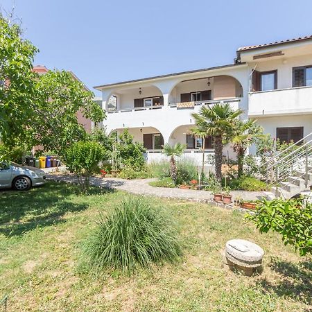 Apartment Beti With Balcony Башка Экстерьер фото