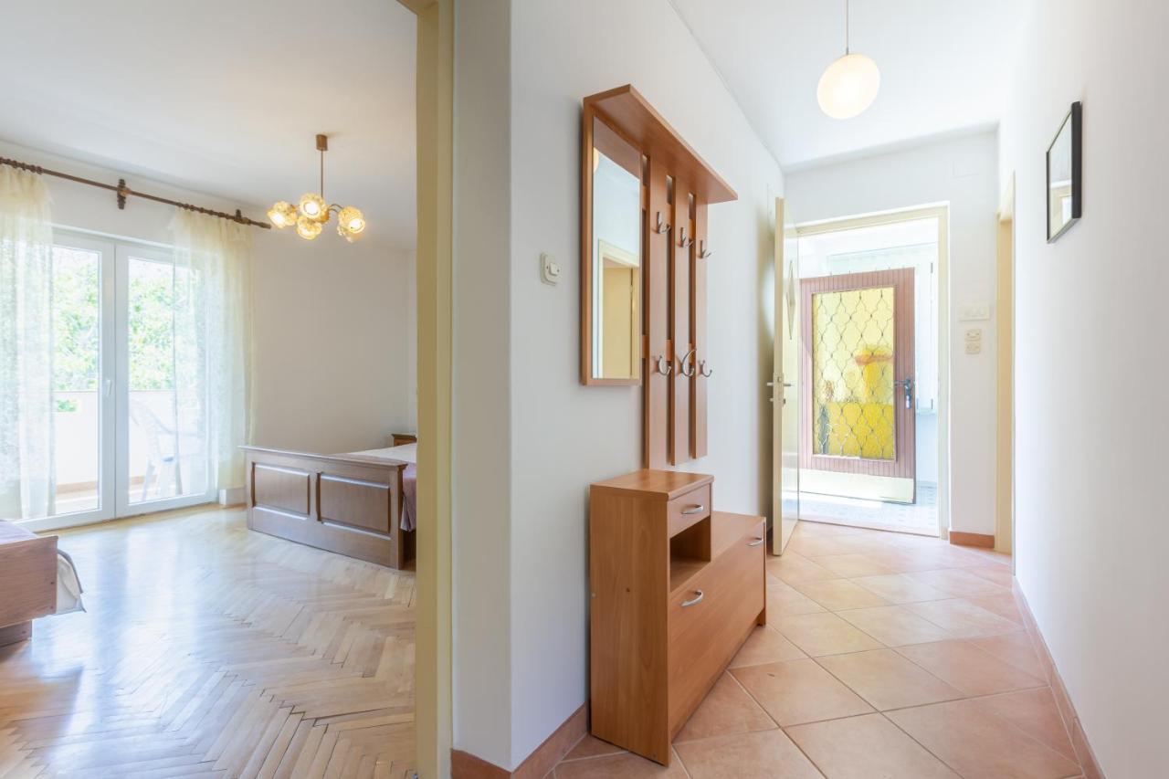 Apartment Beti With Balcony Башка Экстерьер фото