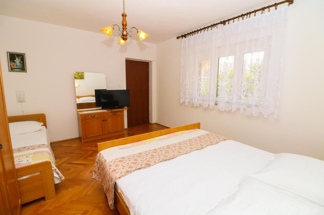 Apartment Beti With Balcony Башка Экстерьер фото