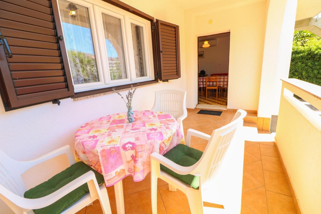 Apartment Beti With Balcony Башка Экстерьер фото