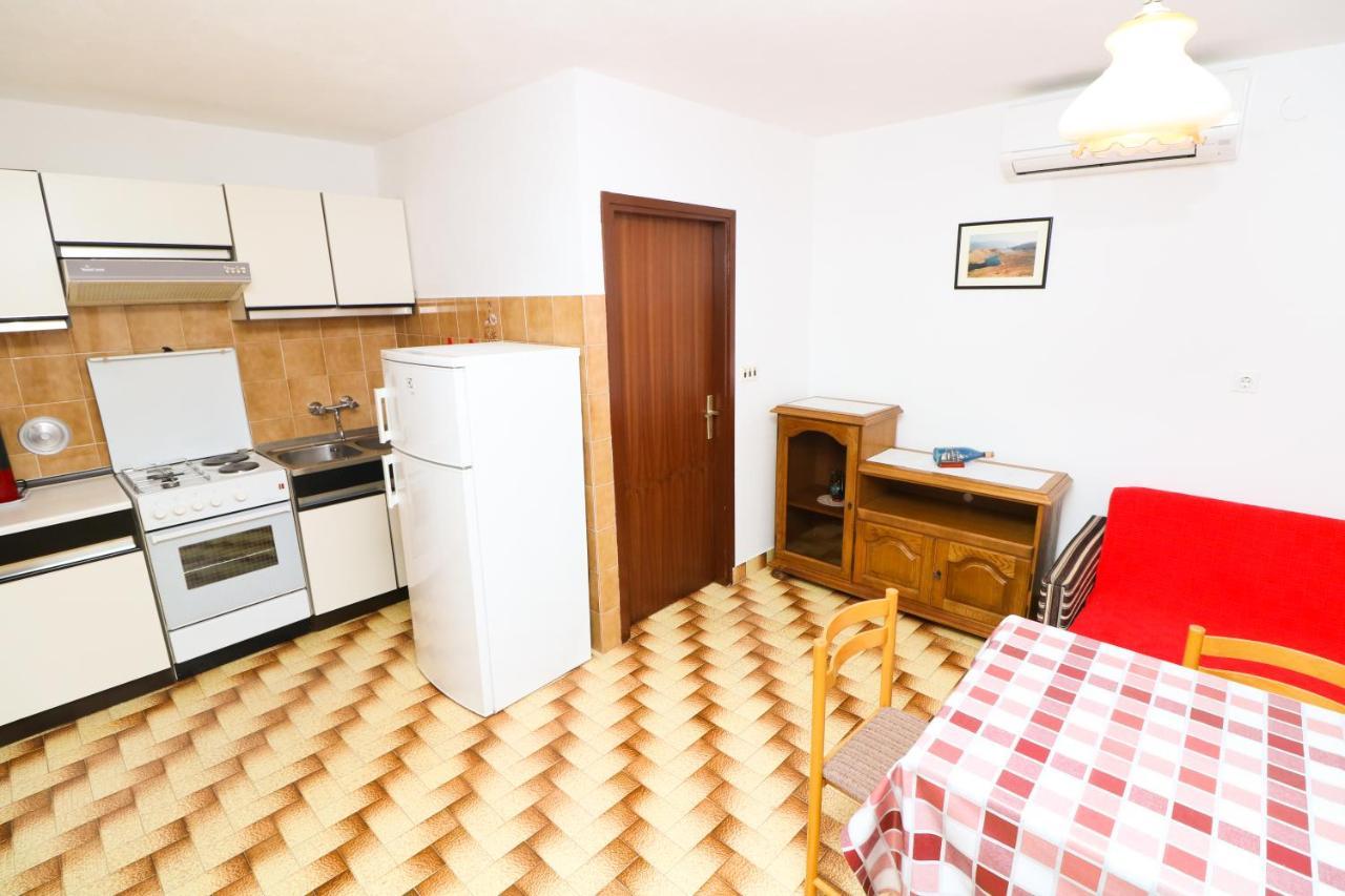 Apartment Beti With Balcony Башка Экстерьер фото